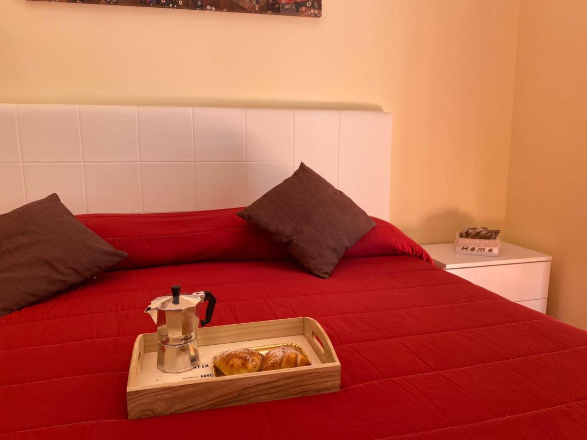 Home In Love: Vicoletto Dei Presepi Naples Exterior photo