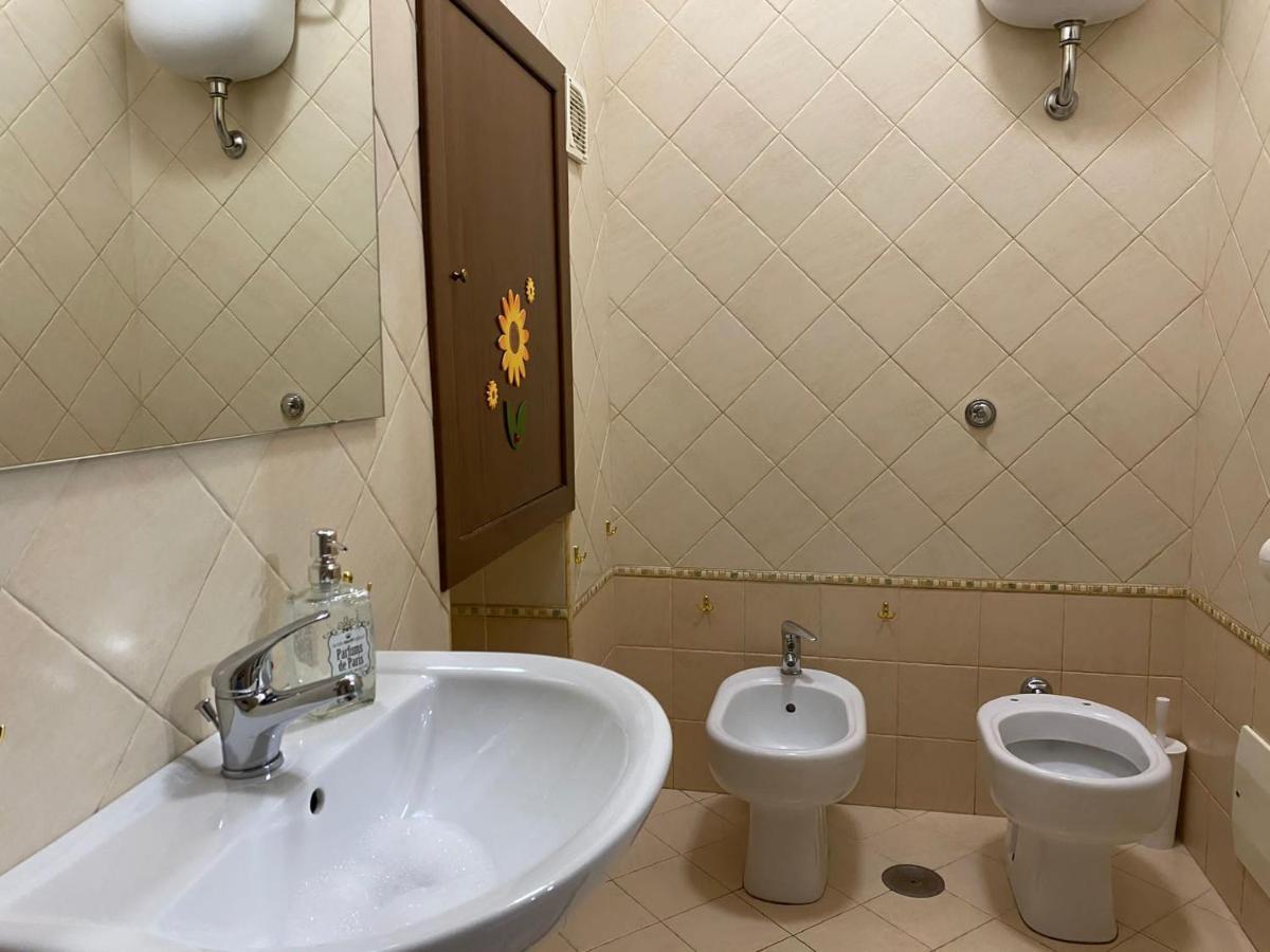 Home In Love: Vicoletto Dei Presepi Naples Exterior photo
